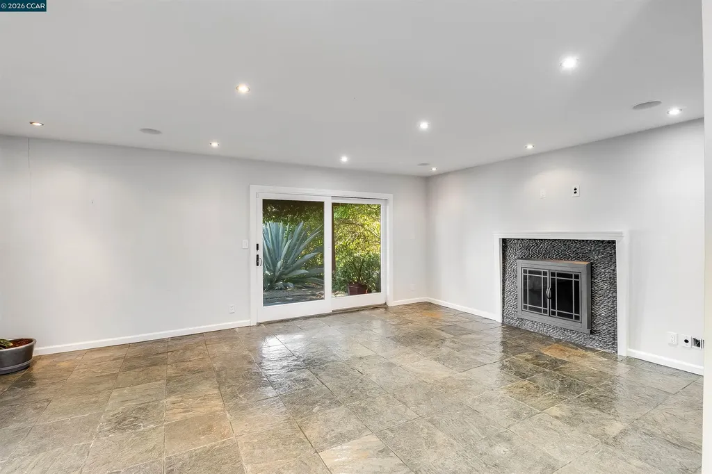 640 Skyline Drive Martinez CA 94553