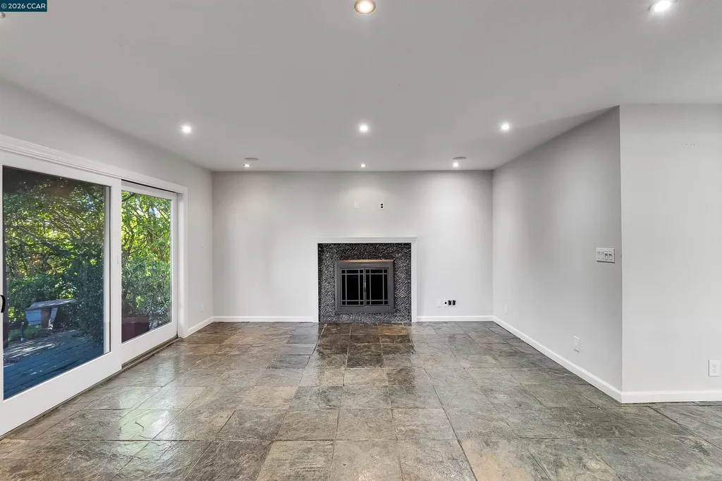 640 Skyline Drive Martinez CA 94553