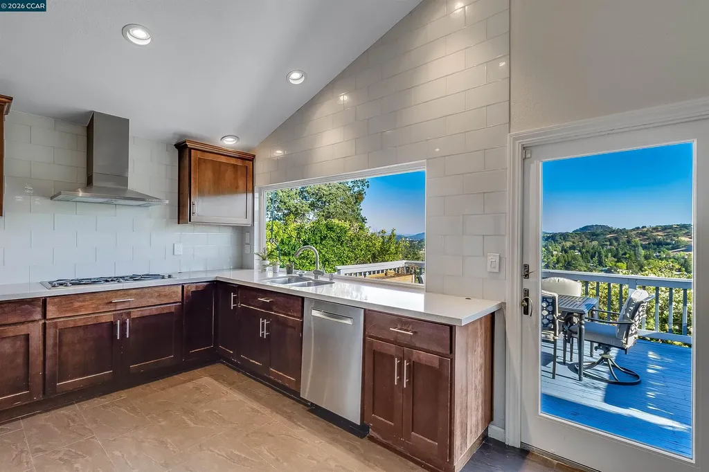 640 Skyline Drive Martinez CA 94553