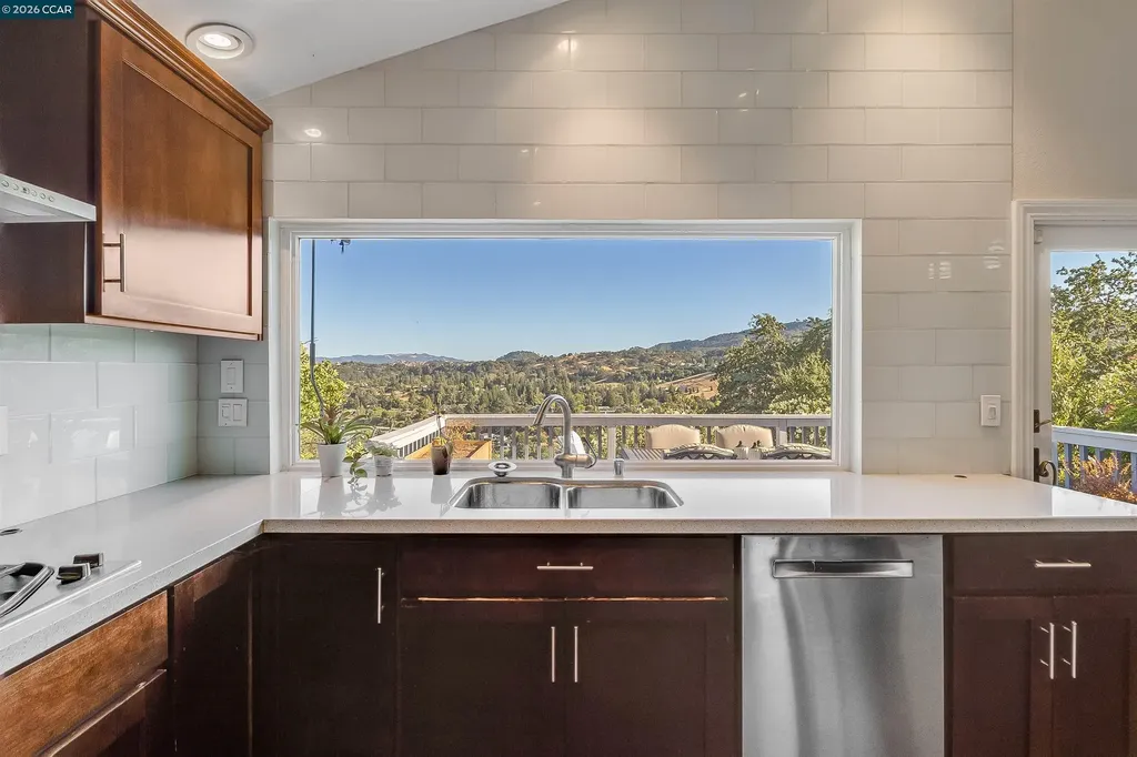 640 Skyline Drive Martinez CA 94553