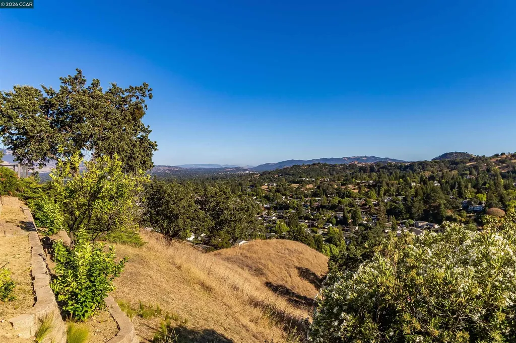640 Skyline Drive Martinez CA 94553