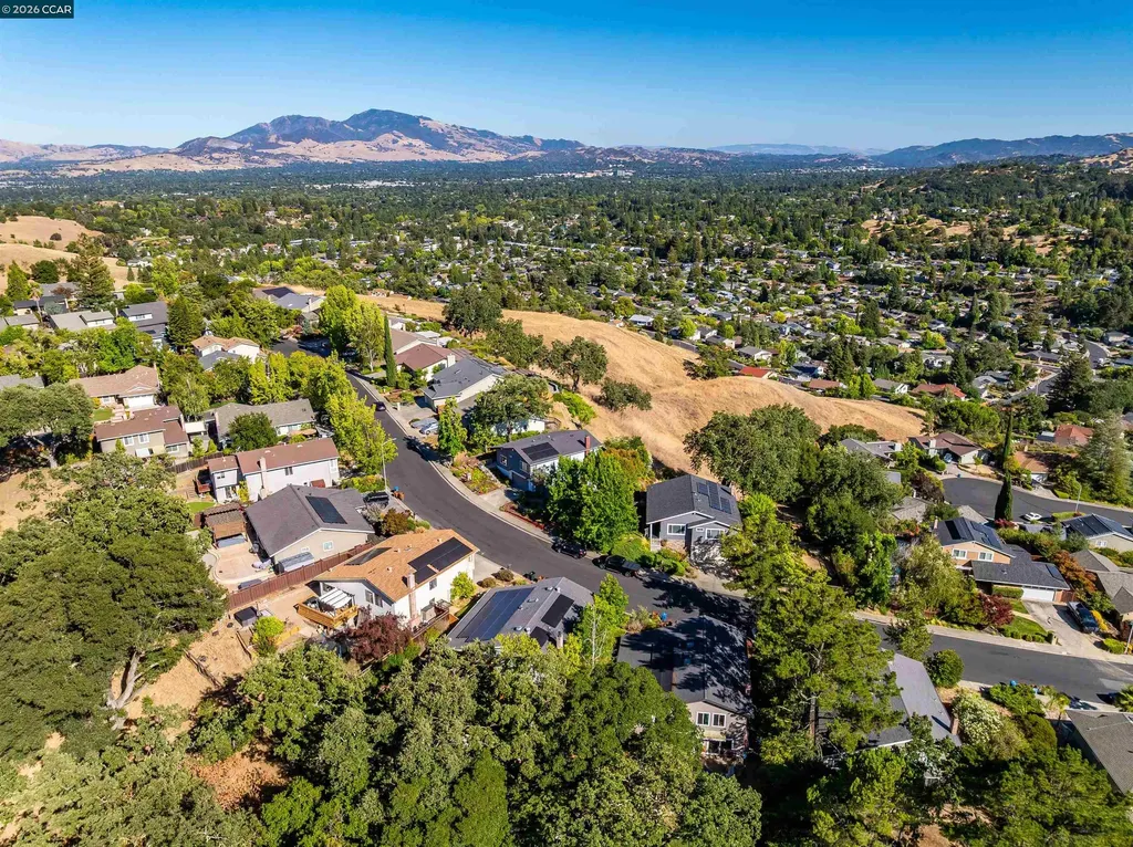 640 Skyline Drive Martinez CA 94553