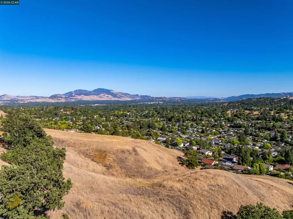 640 Skyline Drive Martinez CA 94553