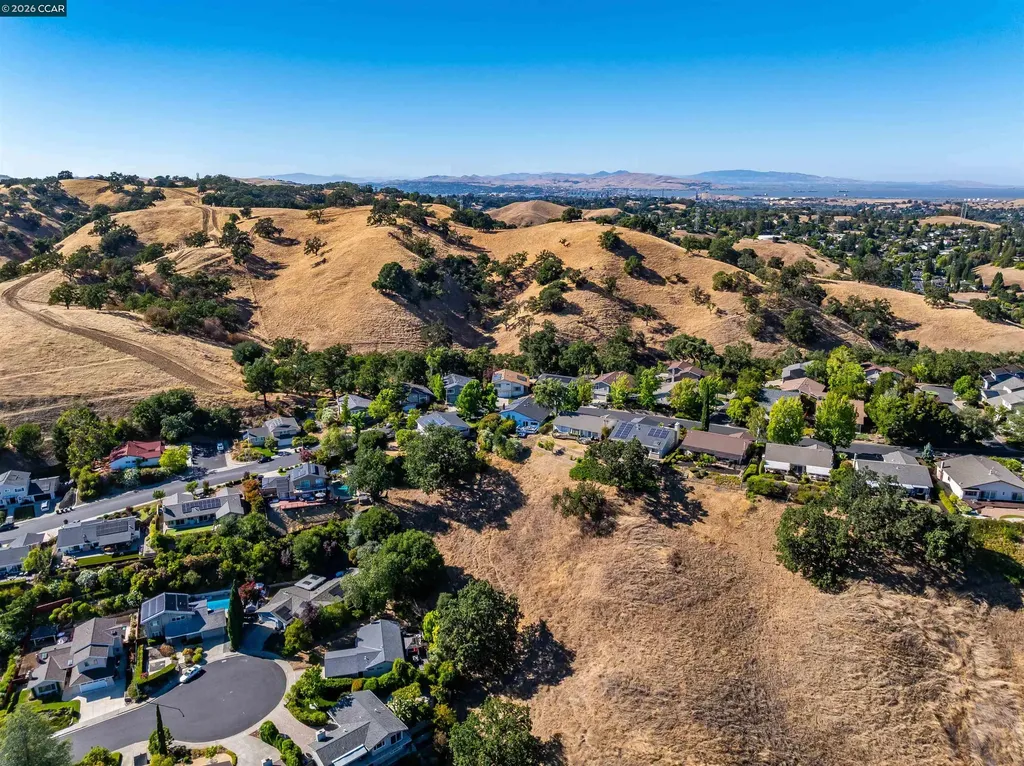 640 Skyline Drive Martinez CA 94553