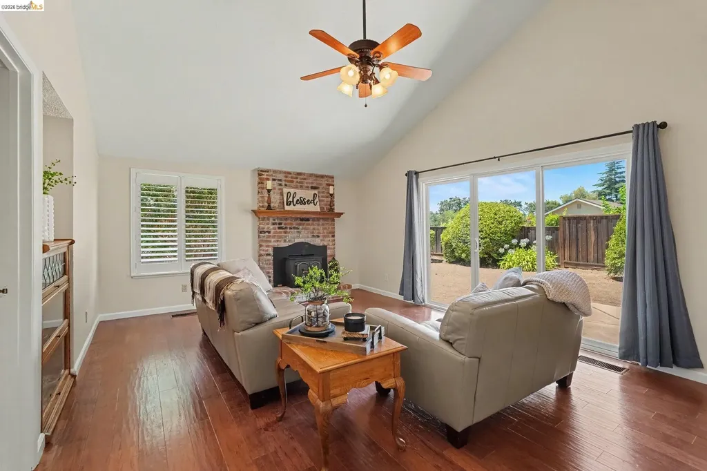 332 Chardonnay Circle Clayton CA 94517