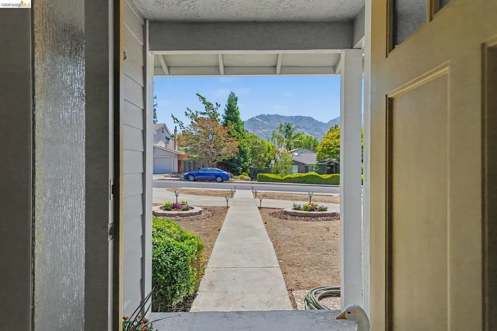 332 Chardonnay Circle Clayton CA 94517