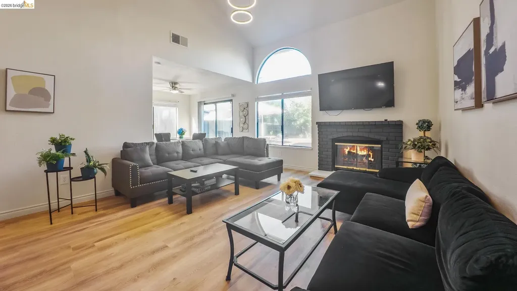 719 Azores Circle Bay Point CA 94565