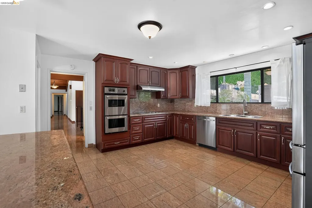 525 Hampton Avenue Piedmont CA 94611