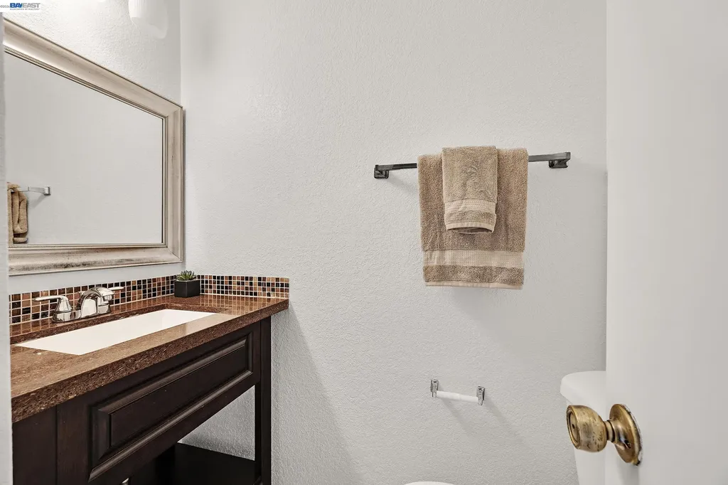 27427 Stoneridge Court Hayward CA 94544