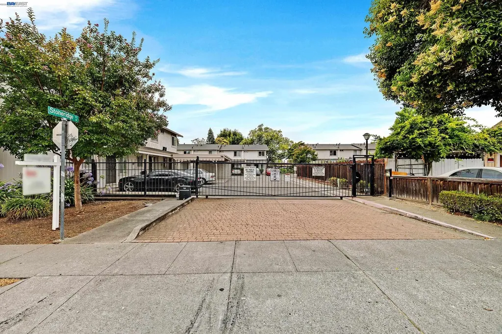 27427 Stoneridge Court Hayward CA 94544