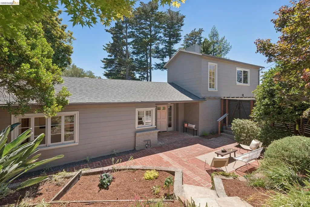 2339 Thackeray Drive Oakland CA 94611