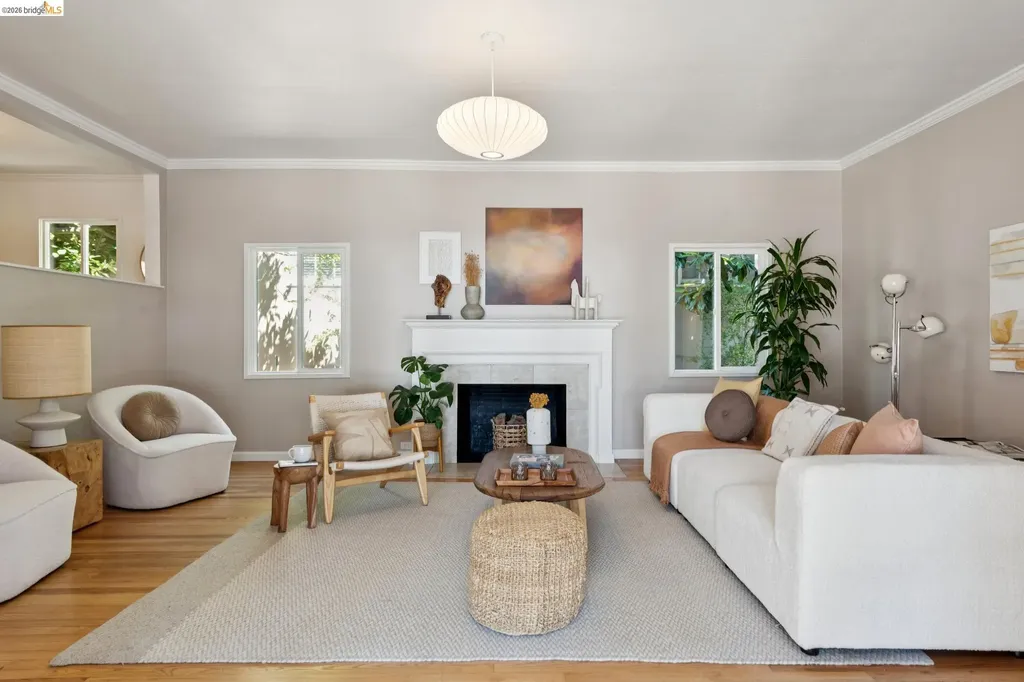 2339 Thackeray Drive Oakland CA 94611