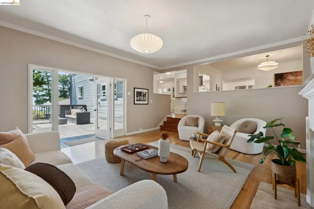 2339 Thackeray Drive Oakland CA 94611