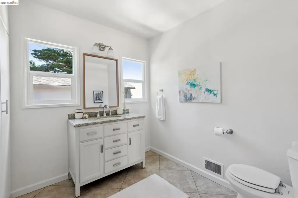 2339 Thackeray Drive Oakland CA 94611