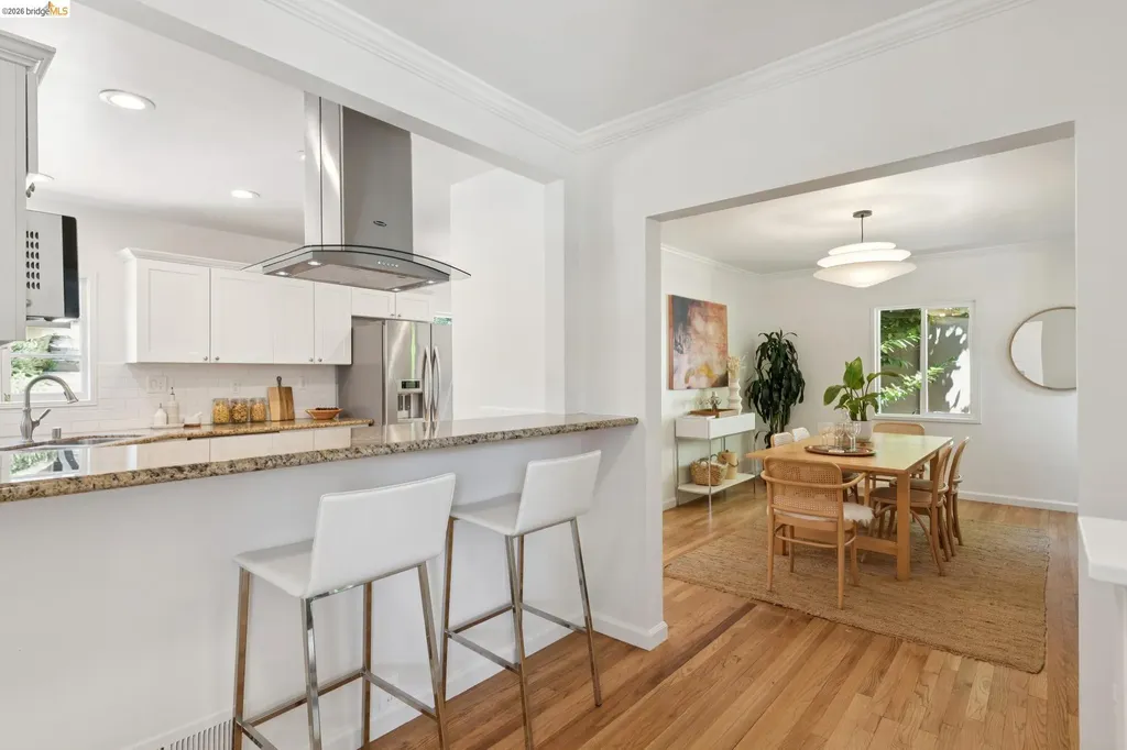 2339 Thackeray Drive Oakland CA 94611