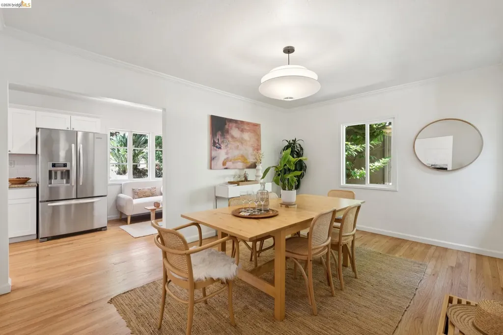 2339 Thackeray Drive Oakland CA 94611
