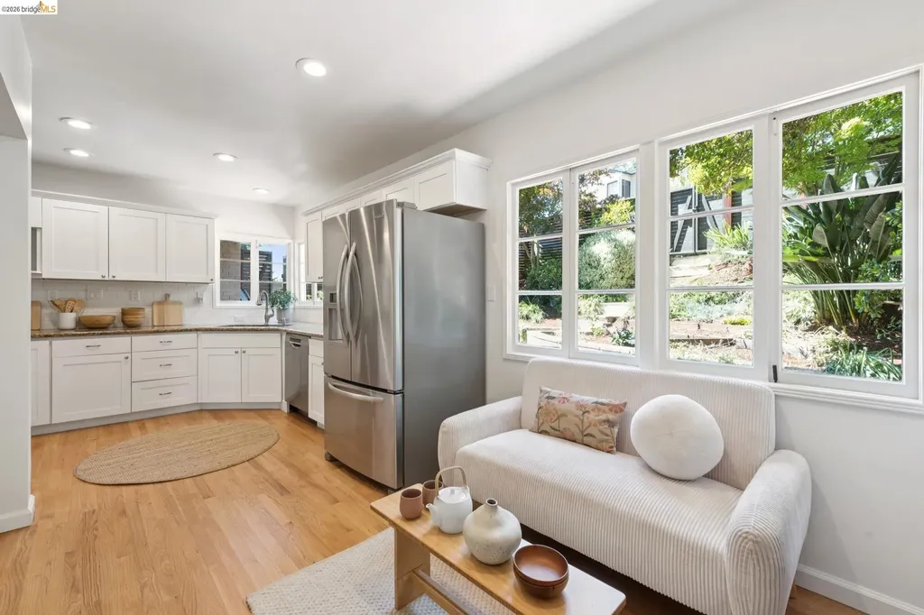 2339 Thackeray Drive Oakland CA 94611