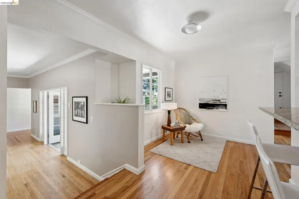 2339 Thackeray Drive Oakland CA 94611
