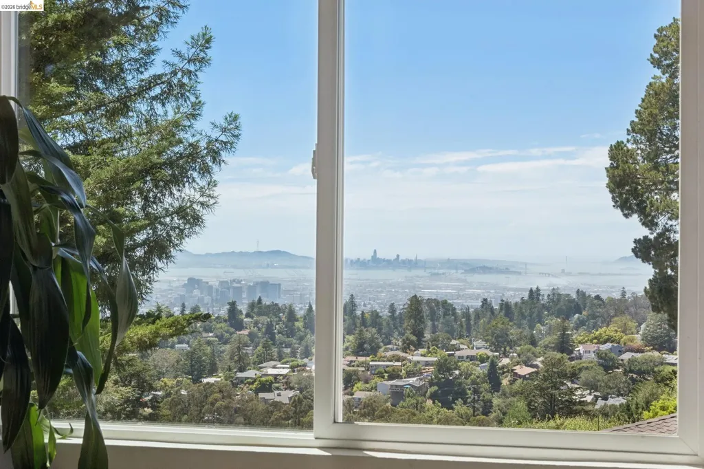 2339 Thackeray Drive Oakland CA 94611