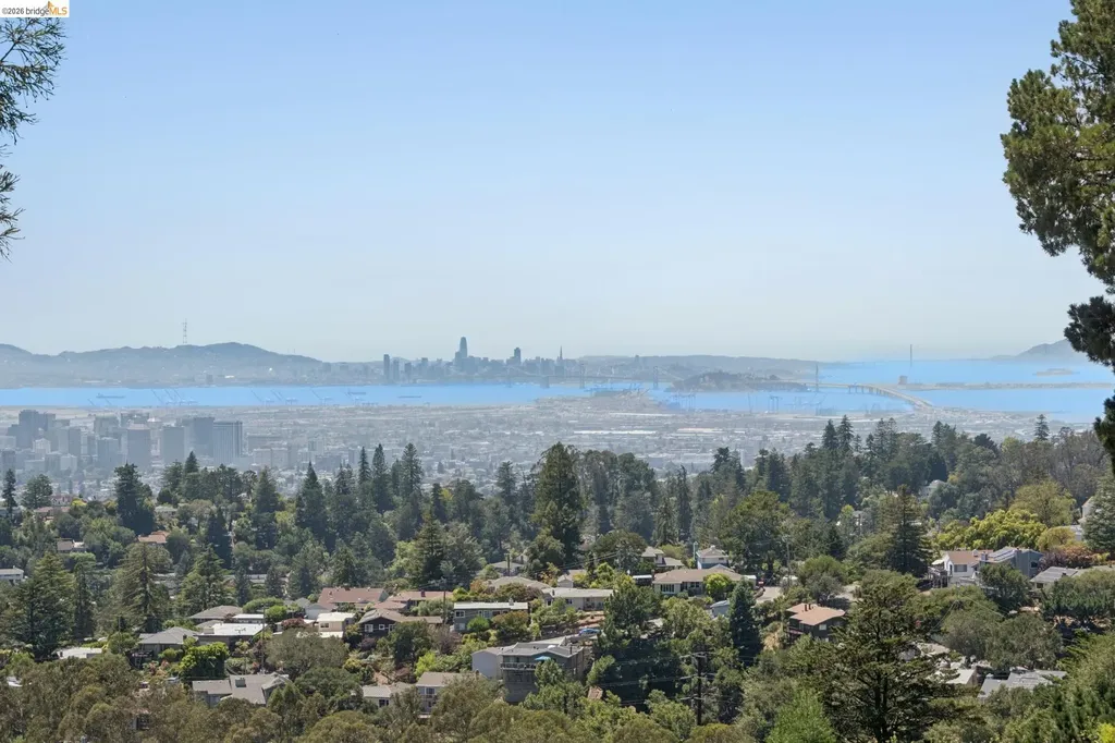 2339 Thackeray Drive Oakland CA 94611