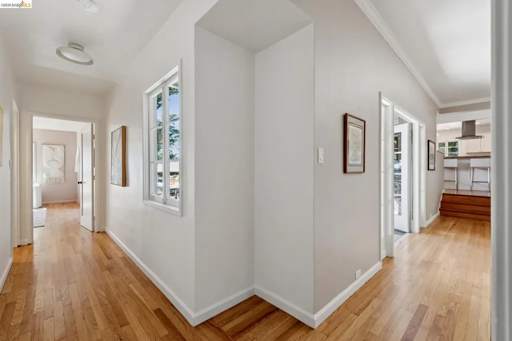 2339 Thackeray Drive Oakland CA 94611