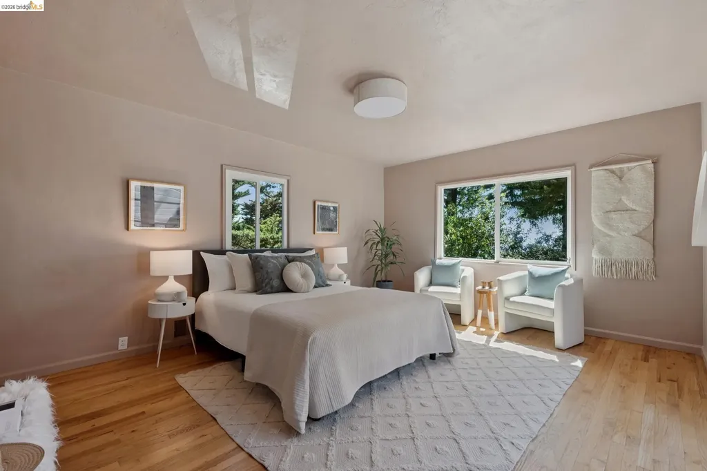 2339 Thackeray Drive Oakland CA 94611