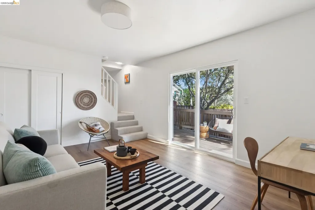 2339 Thackeray Drive Oakland CA 94611