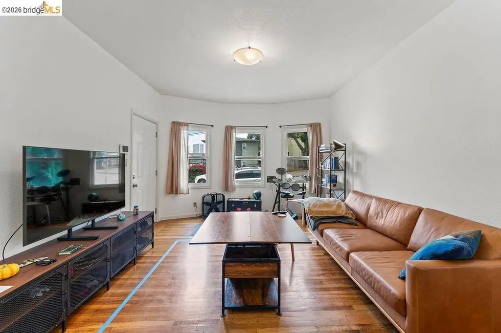 74 Pearl Street Oakland CA 94611