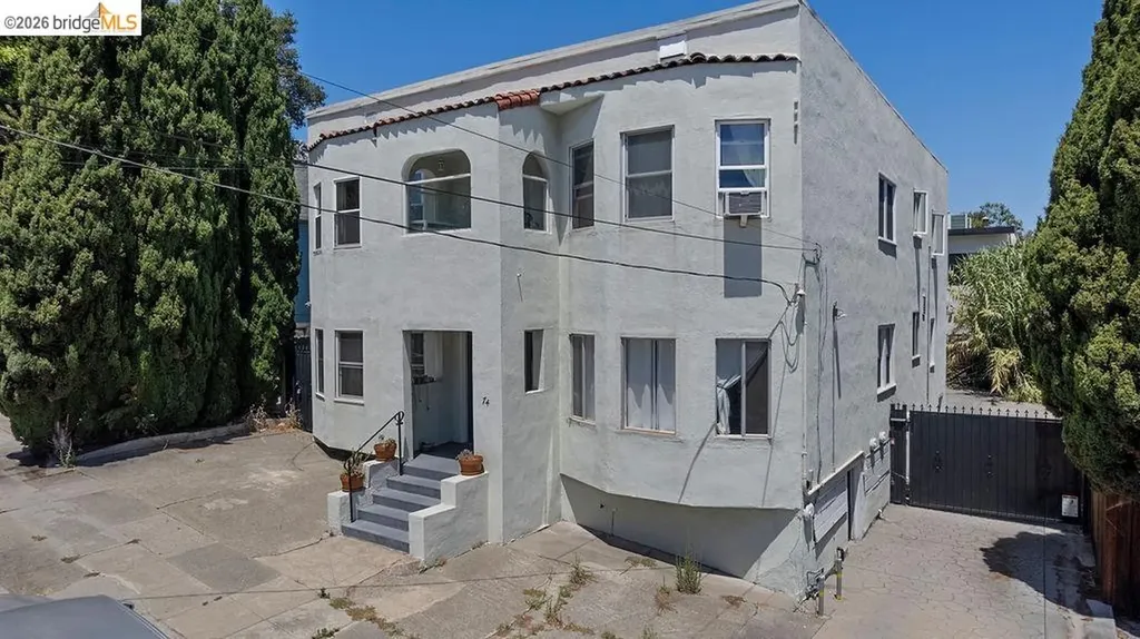 74 Pearl Street Oakland CA 94611