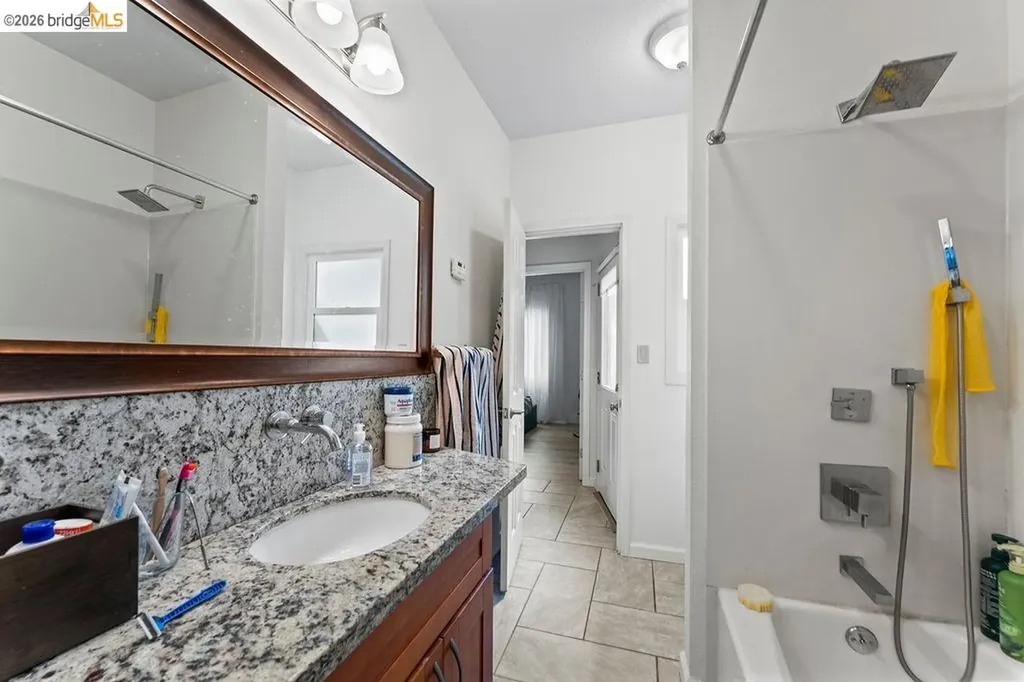 74 Pearl Street Oakland CA 94611