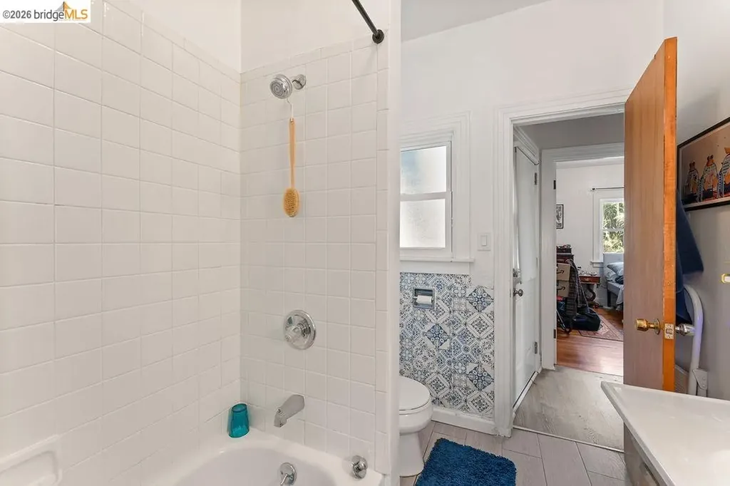 74 Pearl Street Oakland CA 94611