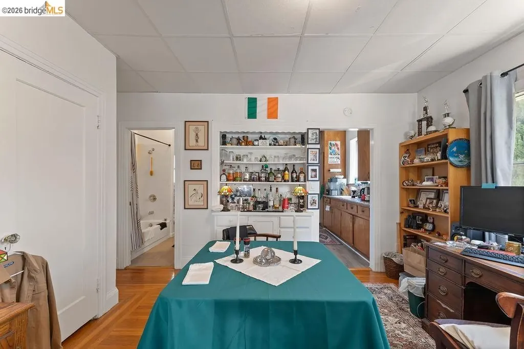 74 Pearl Street Oakland CA 94611