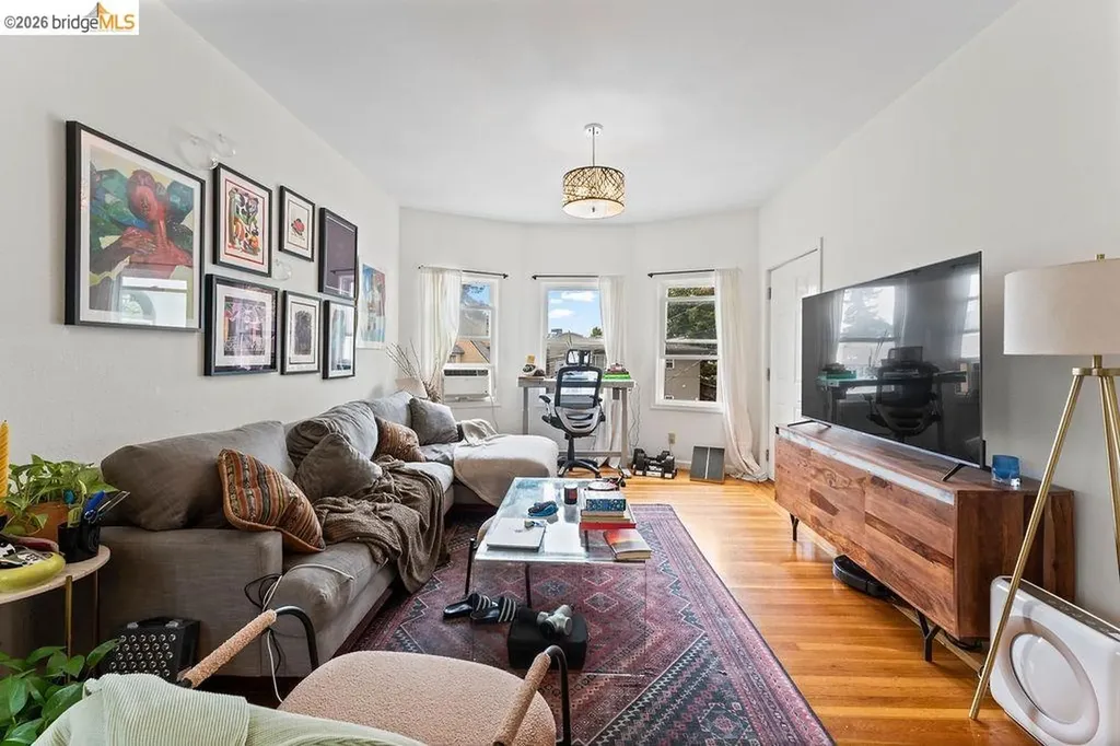 74 Pearl Street Oakland CA 94611