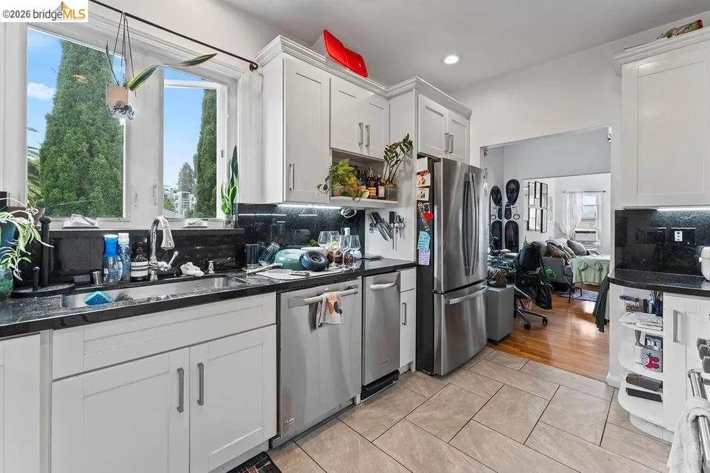 74 Pearl Street Oakland CA 94611