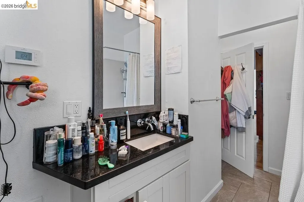 74 Pearl Street Oakland CA 94611