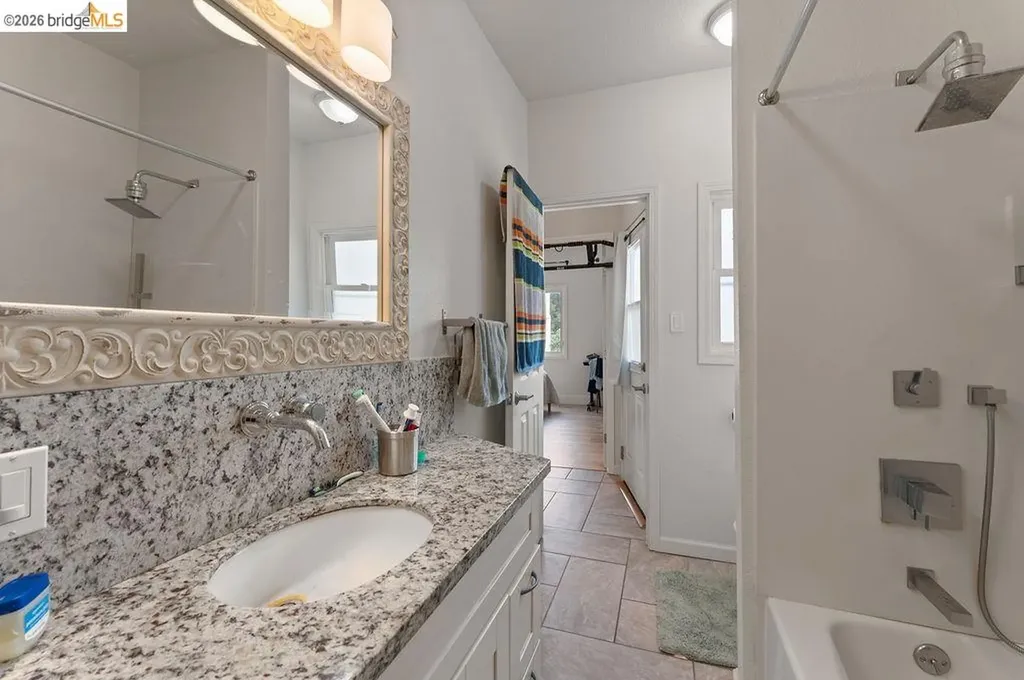 74 Pearl Street Oakland CA 94611