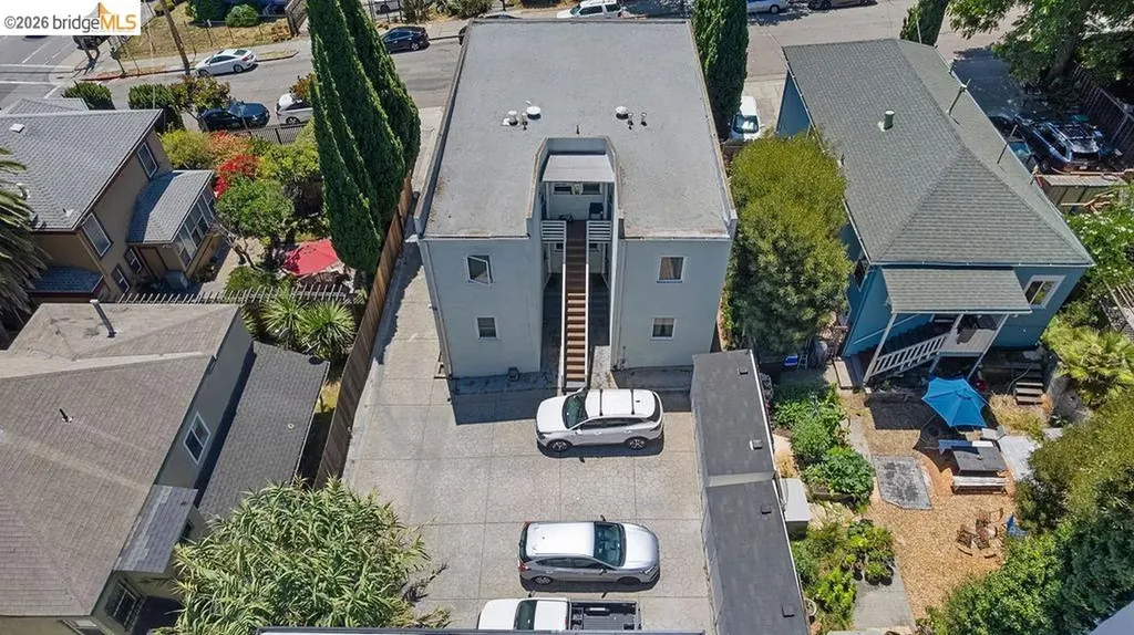 74 Pearl Street Oakland CA 94611