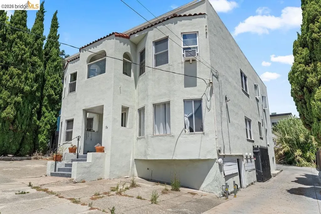 74 Pearl Street Oakland CA 94611