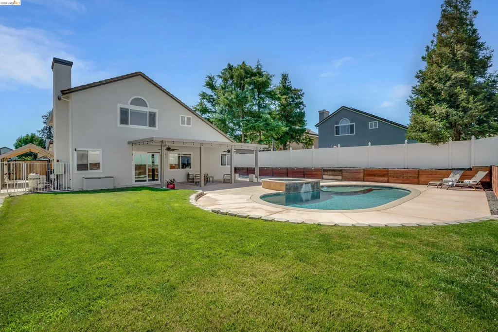4151 Blossom Court Oakley CA 94561