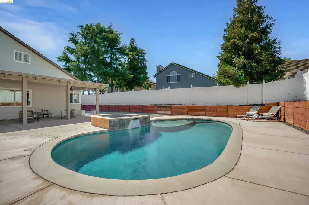 4151 Blossom Court Oakley CA 94561