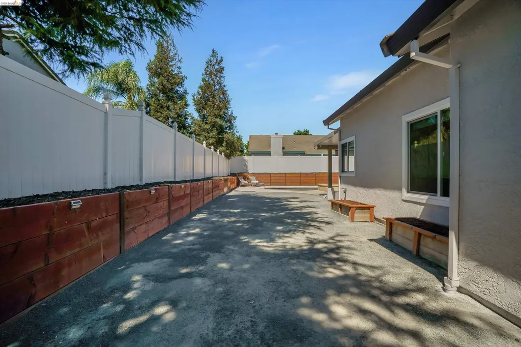 4151 Blossom Court Oakley CA 94561