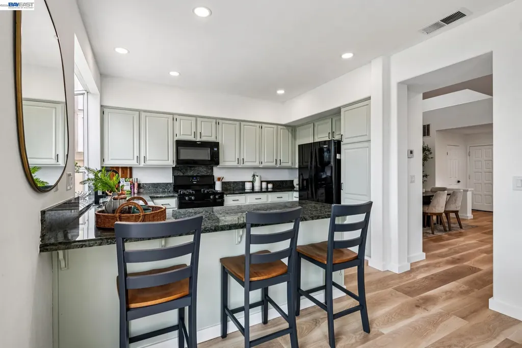 119 Diapian Bay Alameda CA 94502