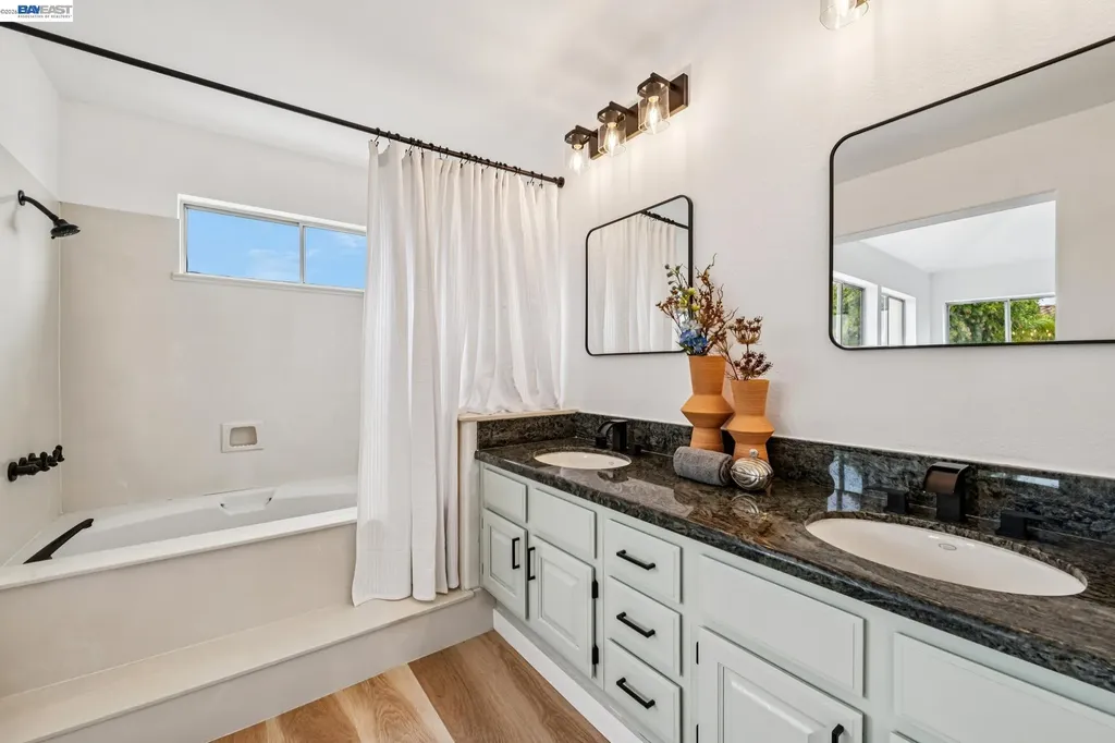119 Diapian Bay Alameda CA 94502