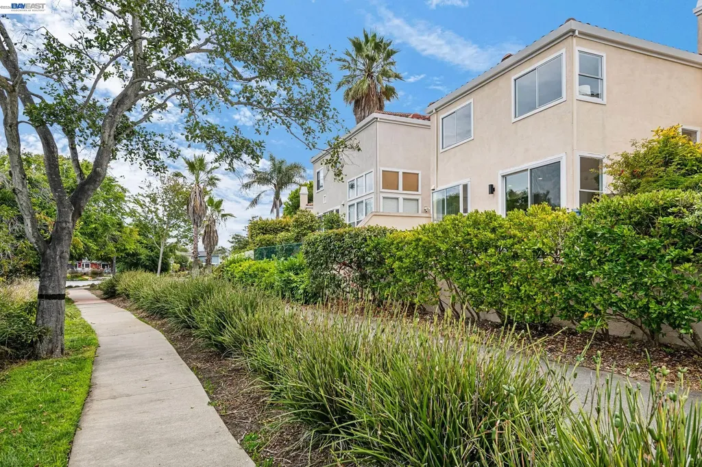 119 Diapian Bay Alameda CA 94502