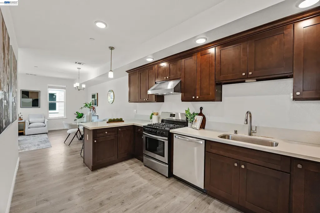 3816 Pioneer Terrace Fremont CA 94555