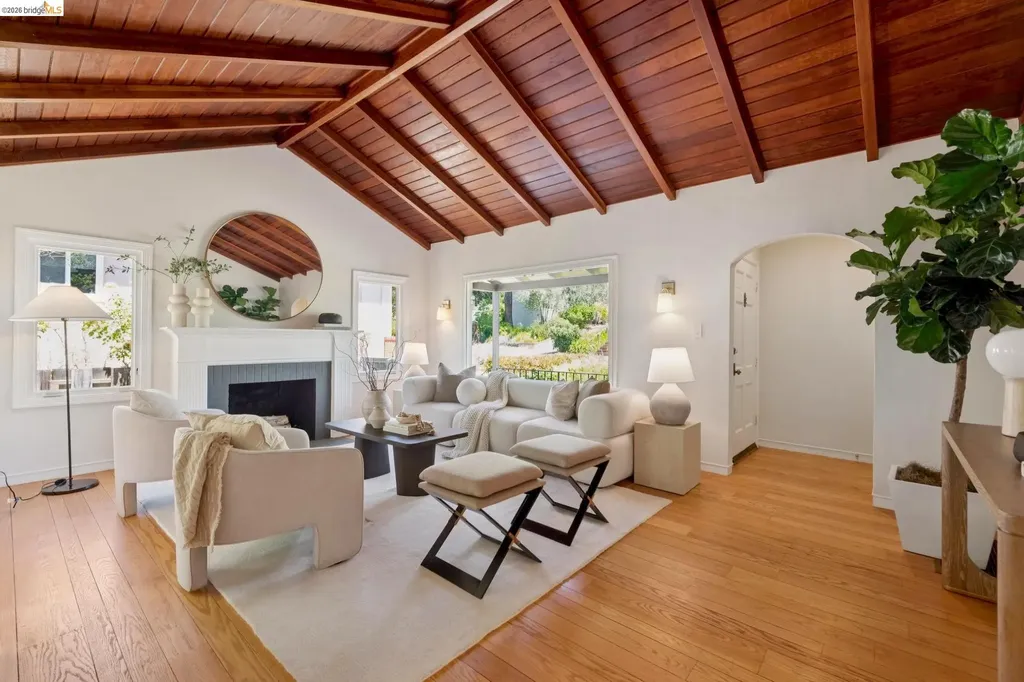 1849 Brentwood Road Oakland CA 94602