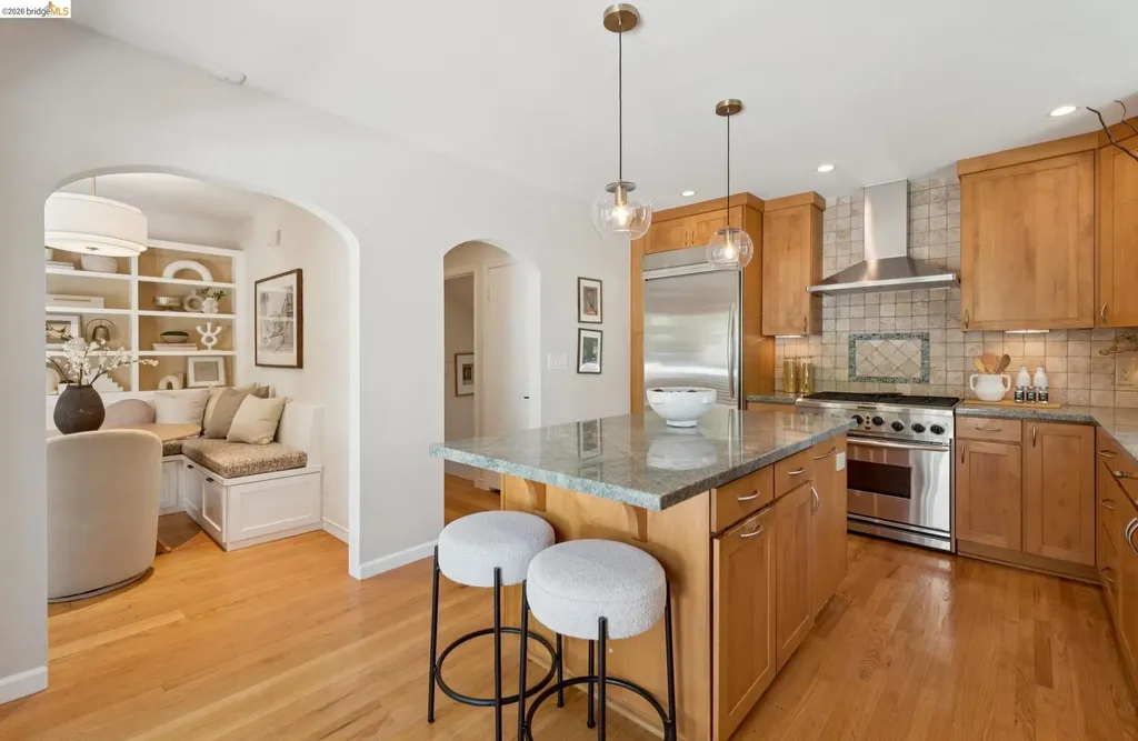 1849 Brentwood Road Oakland CA 94602
