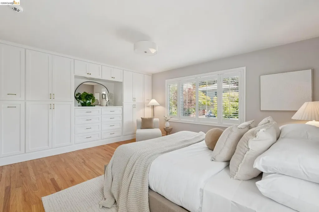 1849 Brentwood Road Oakland CA 94602