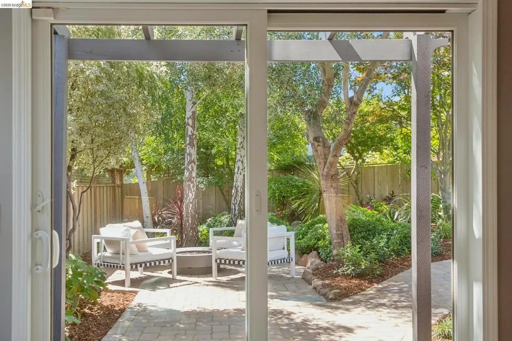 1849 Brentwood Road Oakland CA 94602