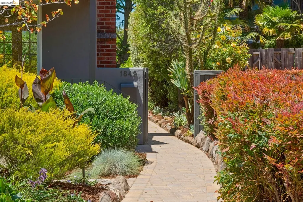 1849 Brentwood Road Oakland CA 94602